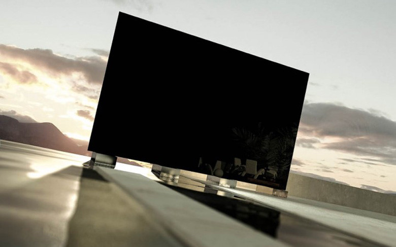 The Titan Zeus (1,6 triệu USD) có màn hình “khổng lồ” 370 inch. Đây là chiếc Tivi lớn nhất thế giới, được sản xuất với ý tưởng tạo ra một “rạp chiếu phim” hay một “nhà hát” tại nhà