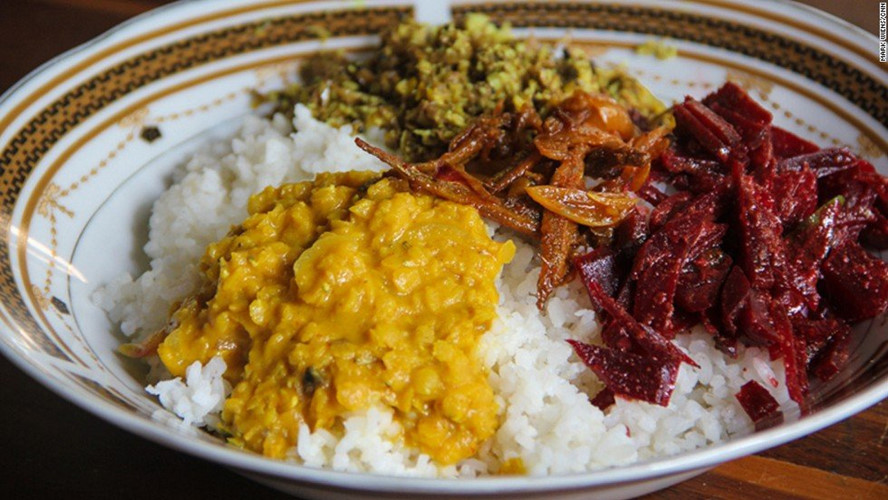 Sri Lanka, một quốc đảo trong vùng Ấn Độ Dương nổi tiếng với thực phẩm giá rẻ. Một bữa ăn 3 món dành cho 2 người trong một nhà hàng cao cấp có giá khoảng 14 USD