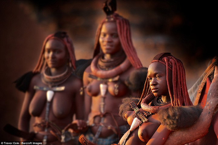 Vẻ đẹp hoang dại của phụ nữ Himba.