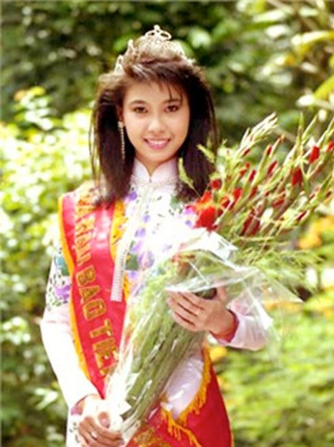3. Hà Kiều Anh - Hoa hậu năm 1992 đăng quang ở độ tuổi trẻ nhất.