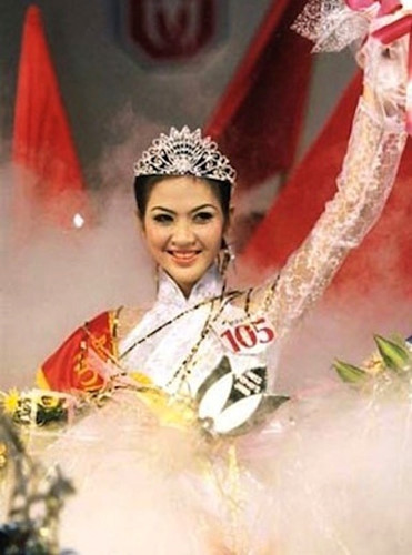 7. Phan Thu Ngân - Hoa hậu năm 2000.