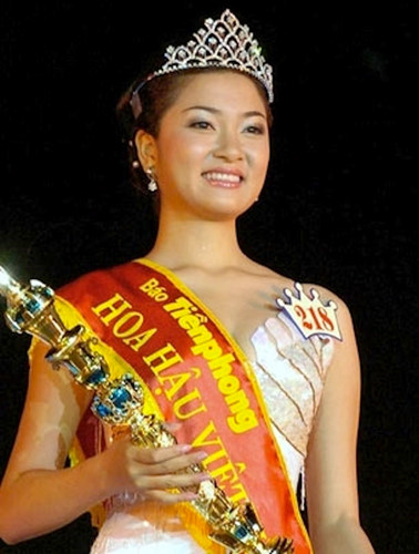 9. Nguyễn Thị Huyền - Hoa hậu năm 2004, cô lọt Top 15 Hoa hậu Thế giới cùng năm đó.