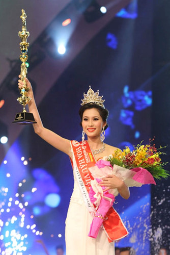 13. Đặng Thu Thảo - Hoa hậu năm 2012.