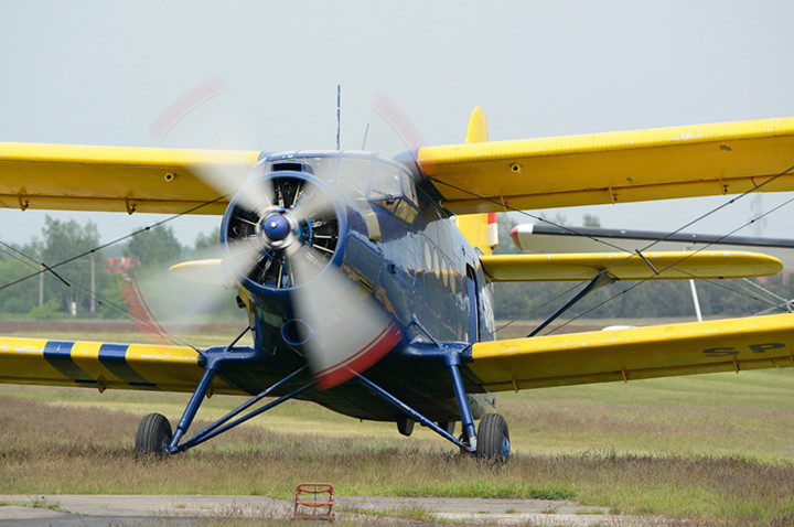 Antonov An-2 có chiều cao 4,1 m.