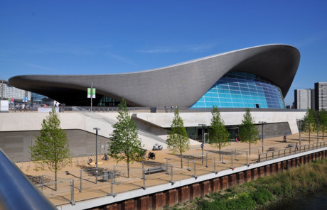 Được xây dựng cho kỳ Thế vận hội mùa hè năm 2012, London Aquatics Centre do KTS Zaha Hadid thiết kế. Nơi đây mở cửa thành điểm tham quan công cộng vào năm 2014.