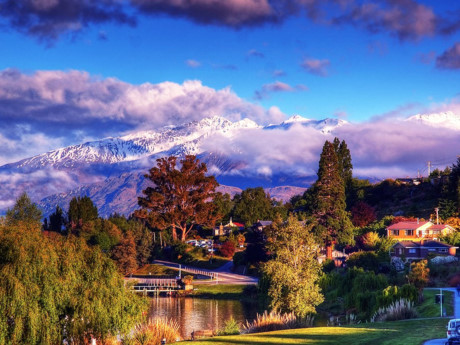 Khung cảnh thiên nhiên đẹp như một bức tranh ở New Zealand là thiên đường du lịch dành cho du khách.