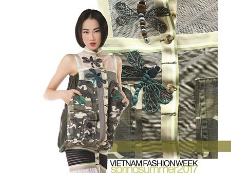 Một thiết kế trong bộ sưu tập Xuân Hè 2017 của nhà tạo mốt Minh Hạnh. (Nguồn ảnh: Vietmode)