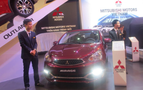 Hãng xe nhật Mitsubishi trưng bày nhiều mẫu xe mới