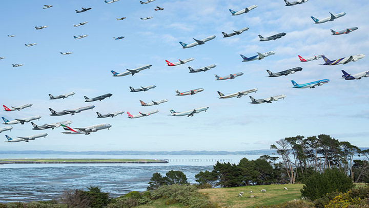 Máy bay cất cánh từ Sân bay quốc tế Auckland, New Zealand.