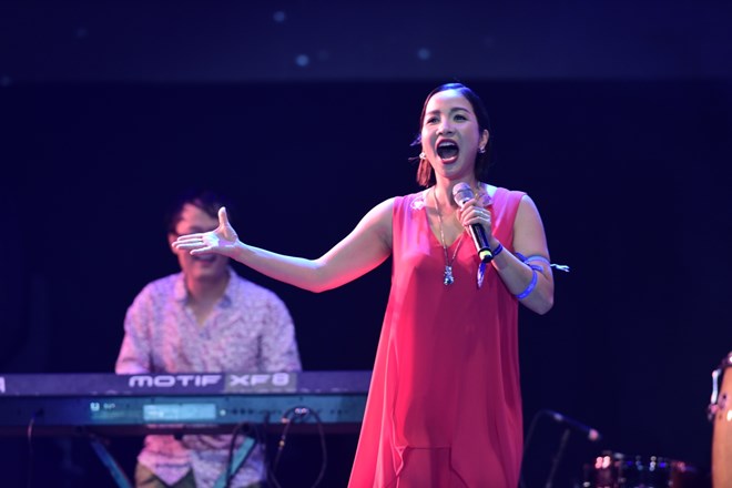 Mỹ Linh giới thiệu hai bài hát mới trong dự án sắp trình làng 'Chat với Mozart.' (Ảnh: Giang Huy)
