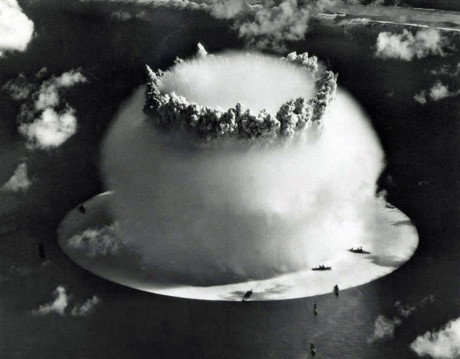 Vụ thử quả bom nguyên tử mang tên Baker của Mỹ vào năm 1946. Đây là vụ thử hạt nhân dưới nước đầu tiên trên thế giới. (ảnh: Getty)