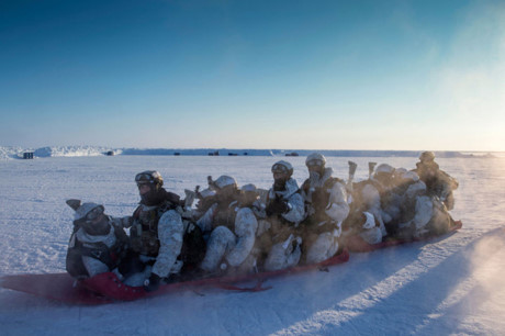 Lính đặc nhiệm trong bài tập huấn luyện gần Bắc Cực.