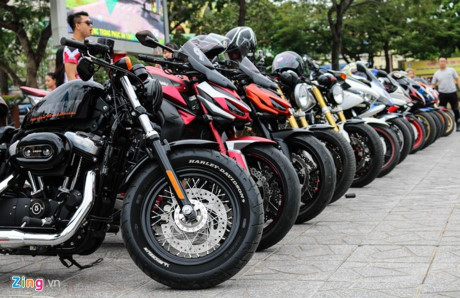 Khoảng gần 200 xe đến từ các tỉnh thành phía Nam như Vĩnh Long, An Giang, Kiên Giang, Bạc Liêu, Tiền Giang, Đồng Tháp, TP.HCM… Hoạt động này nằm trong chuỗi sự kiện mừng sinh nhật lần thứ nhất của câu lạc bộ Cần Thơ Motorbike