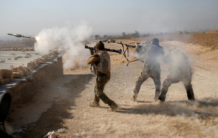 Lực lượng Iraq trong cuộc giao tranh với IS ở Al-Qasr, phía Đông Nam thành phố Mosul.