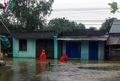 Nhiều nhà dân ở các huyện vùng trũng tỉnh Thừa Thiên-Huế bị ngập trong đợt mưa lũ này.