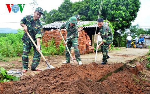 Lực lượng quân đội đứng chân trên địa bàn Bắc Sơn luôn tích cực hỗ trợ người dân trong phát triển kinh tế, xây dựng đời sống văn hóa.