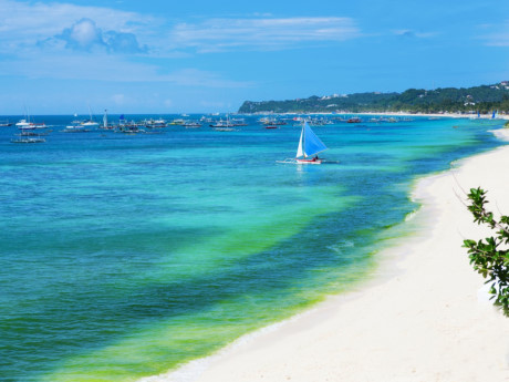 Đảo Boracay, Philippines: Tuy chỉ có chiều dài 4,5km nhưng nơi đây được bao quanh bởi rất nhiều bãi biển cát trắng.