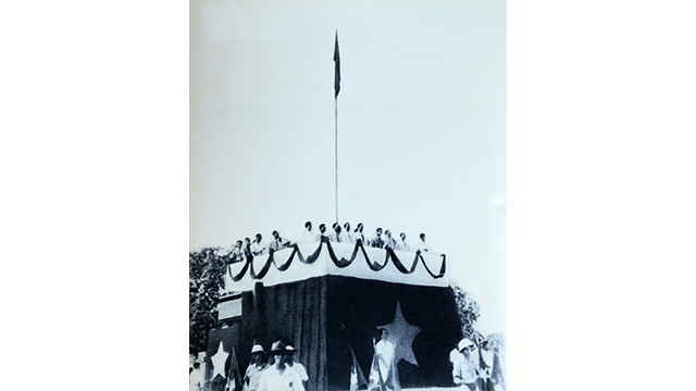 Ngày 2/9/1945, tại Quảng trường Ba Đình, Hà Nội, Chủ tịch Hồ Chí Minh đọc Tuyên ngôn Độc lập, khai sinh nước Việt Nam Dân chủ Cộng hòa, mở ra kỷ nguyên mới cho lịch sử dân tộc. Ảnh tư liệu