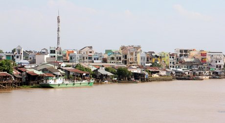 Đô thị thị trấn Trà Ôn nhìn từ cửa ngõ cầu Trà Ôn.