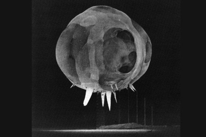 Hình ảnh vụ nổ vào thời điểm chưa đến 1 phần triệu giây từ lúc bắt đầu nổ, vào năm 1952, trong chiến dịch thử nghiệm Tumbler-Snapper.