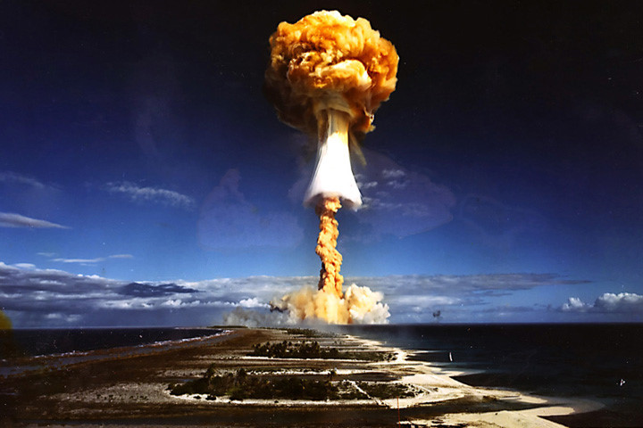 Một bức ảnh ấn tượng đáng sợ khác về vụ thử bom hạt nhân của chính phủ Pháp ở Moruroa./.