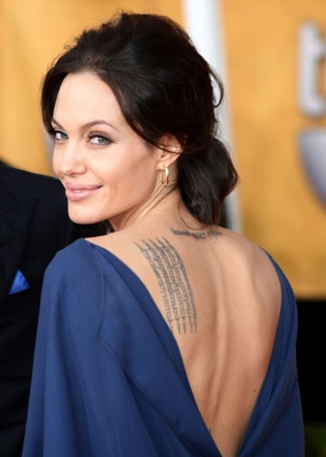 Angelina Jolie từng được mời làm đạo diễn cho bộ phim nhưng cô đã từ chối.