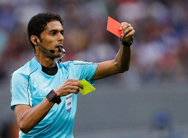 Trọng tài Fahad Al-Mirdasi bị gạch tên khỏi World Cup 2018. (Nguồn: AP)