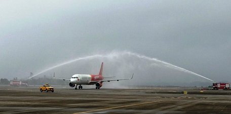 Hãng hàng hàng không Vietjet chính thức khai thác đường bay tới Vân Đồn, Quảng Ninh. (Ảnh: Mai Anh)