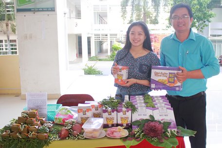 Bộ sản phẩm bánh từ khoai lang của anh Nguyễn Thanh Việt đạt giải nhất tại cuộc thi.
