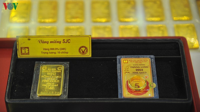 Giá vàng tăng “phi mã” 2,15 triệu đồng, ở mức 48 triệu đồng/lượng.