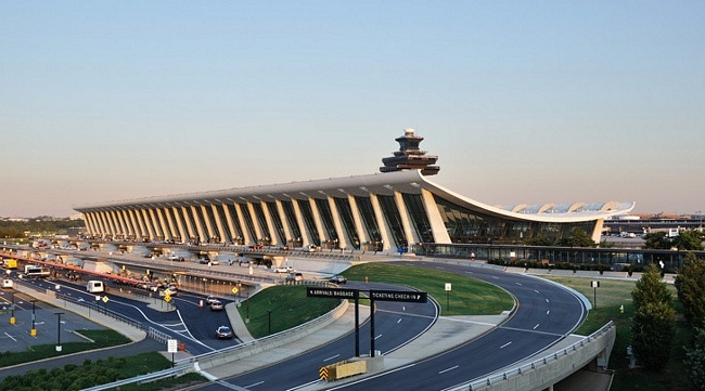 Sân bay quốc tế Washington Dulles (Washington, Mỹ): Sân bay được đặt theo tên của John Foster Dulles, Bộ trưởng Ngoại giao Mỹ dưới thời Cựu Tổng thống Mỹ Dwight D. Eisenhower.