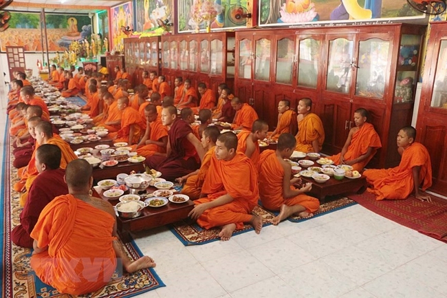 Lễ Sene Dolta của đồng bào Khmer Sóc Trăng. (Ảnh: Chanh Đa/TTXVN)