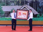 Thủ tướng ký phát hành bộ tem kỷ niệm 130 năm Ngày sinh Bác Hồ