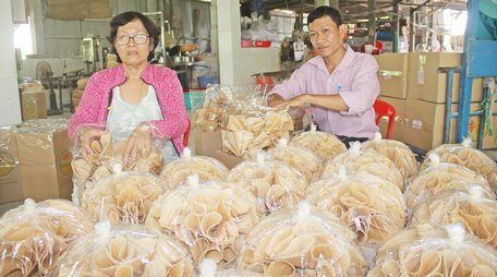 Làng nghề bánh tráng giấy Tường Lộc nhờ áp dụng công nghệ mới, đã tạo nên sản phẩm có chất lượng và sản lượng tăng cao.