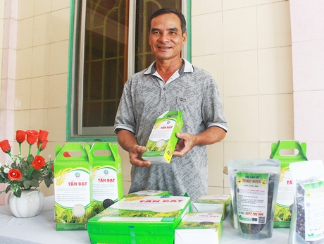 Với sáng kiến ứng dụng mô hình sản xuất lúa theo hướng hữu cơ sinh học, ông Đoàn Văn Tài đã đem đến cho người tiêu dùng nông sản sạch và nâng cao giá trị hạt gạo sau thu hoạch.