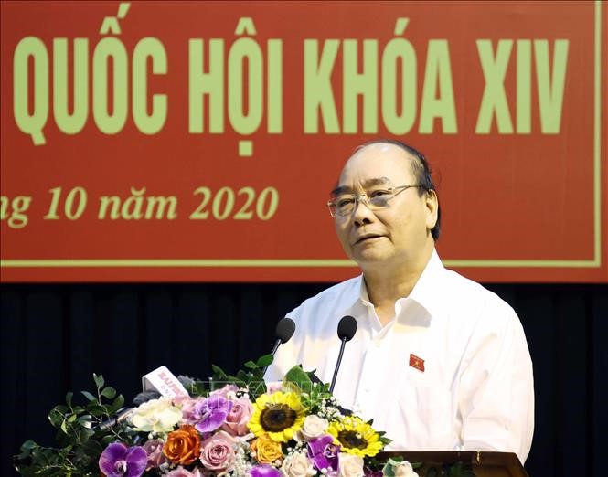 Thủ tướng Nguyễn Xuân Phúc phát biểu tại buổi tiếp xúc cử tri Câu lạc bộ Bạch Đằng. Ảnh: Thống Nhất/TTXVN