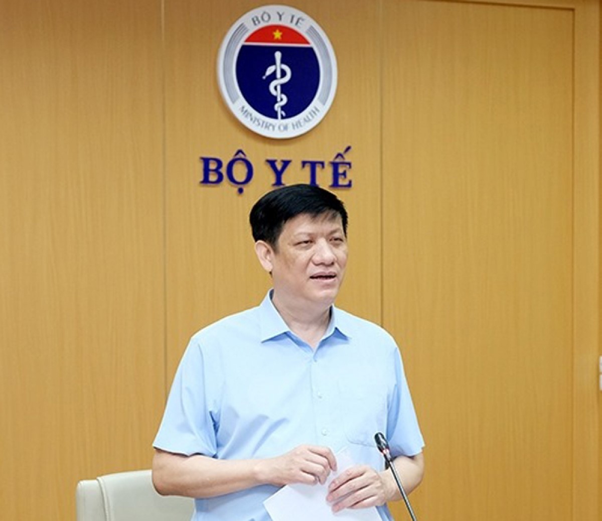 Quyền Bộ trưởng Bộ Y tế Nguyễn Thanh Long chủ trì buổi giao ban.