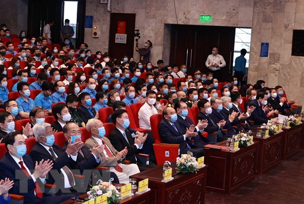 Chủ tịch nước Nguyễn Xuân Phúc cùng các đồng chí lãnh đạo, nguyên lãnh đạo Đảng và Nhà nước tham dự buổi lễ. (Ảnh: Thống Nhất/TTXVN)