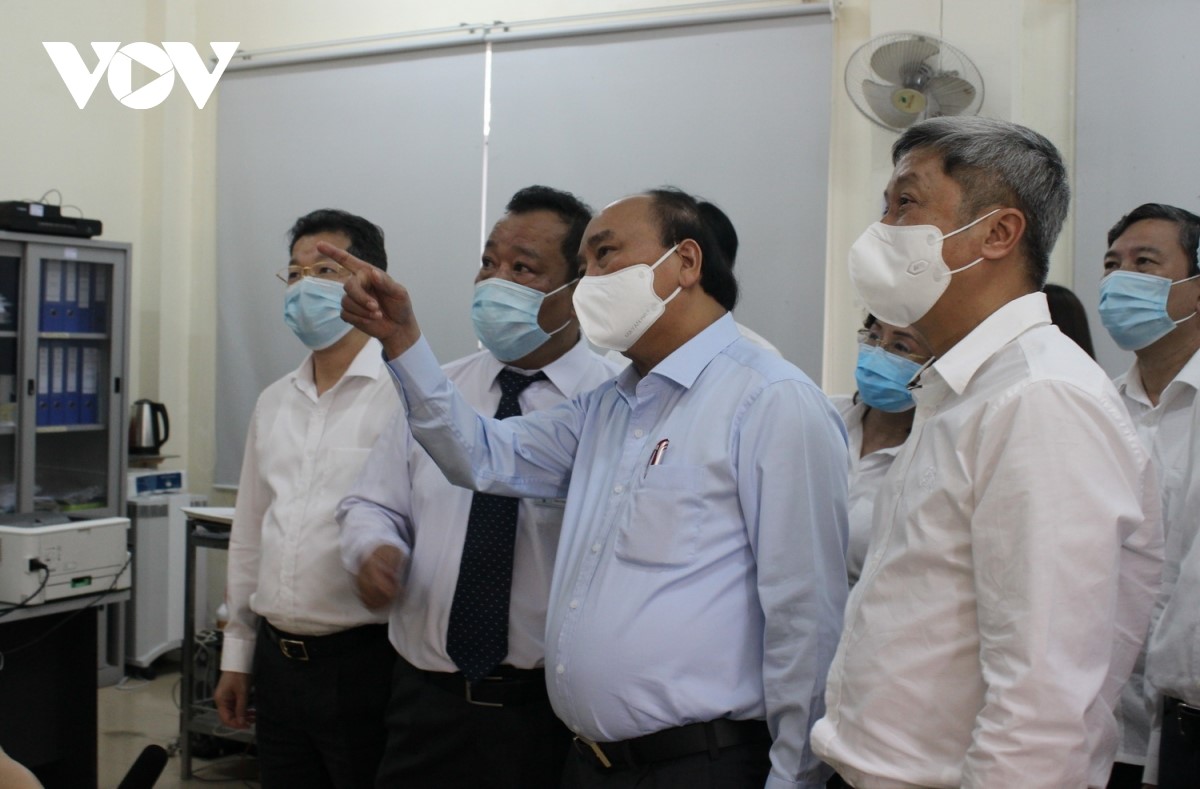 Chủ tịch nước Nguyễn Xuân Phúc kiểm tra công tác phòng chống, dịch COVID-19 tại Đà Nẵng.