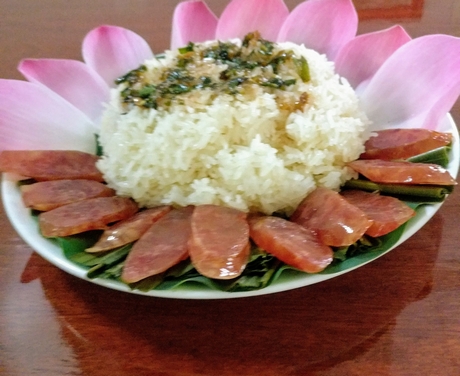Món xôi ngày giãn cách gợi niềm tự hào văn hóa ẩm thực Việt Nam.