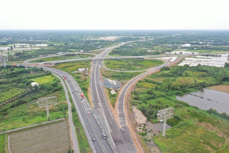 Cao tốc Trung Lương- Mỹ Thuận nhìn từ trên cao.