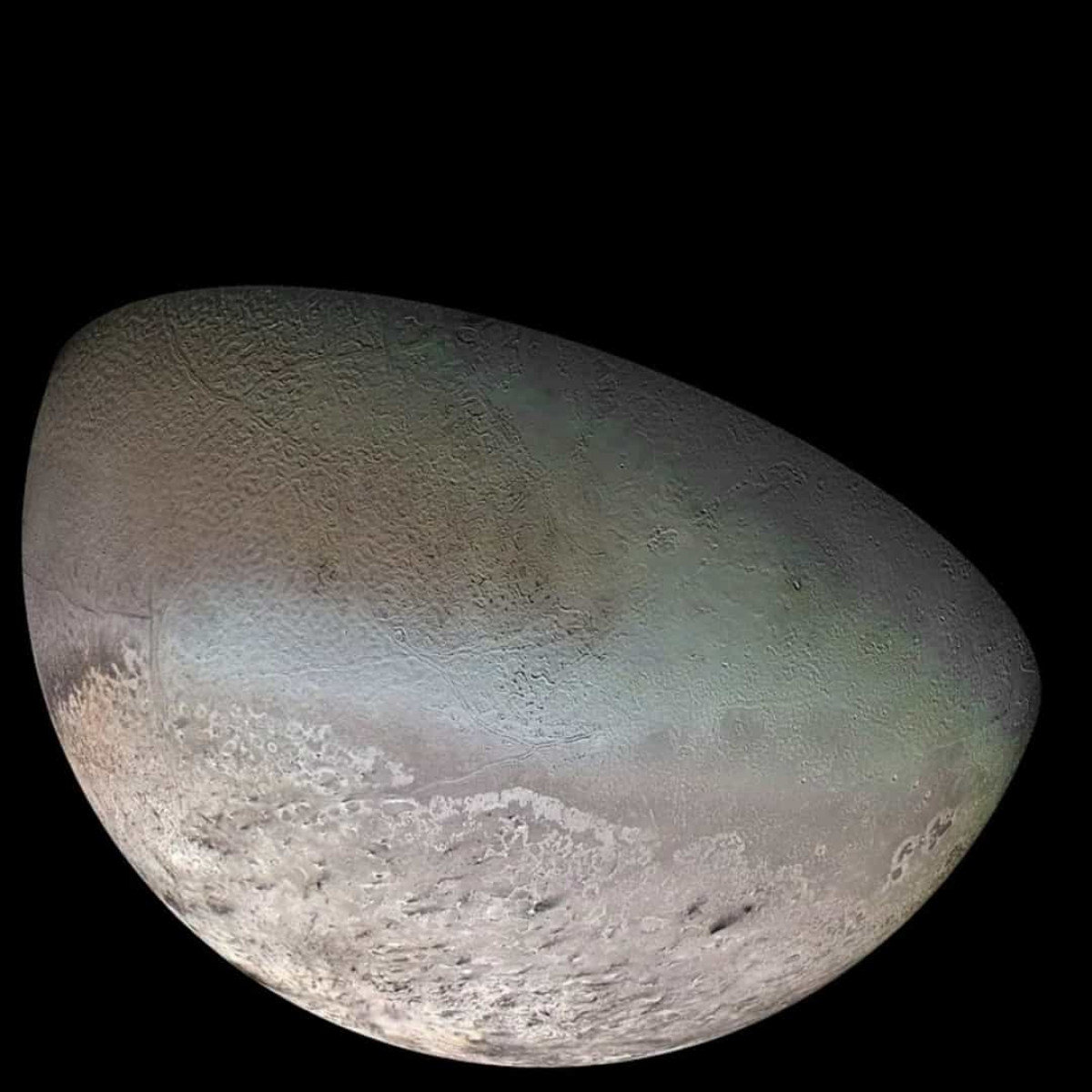 Triton, mặt trăng của sao Hải vương. Cực nam của Triton là khí nitrogen và methane đóng băng.