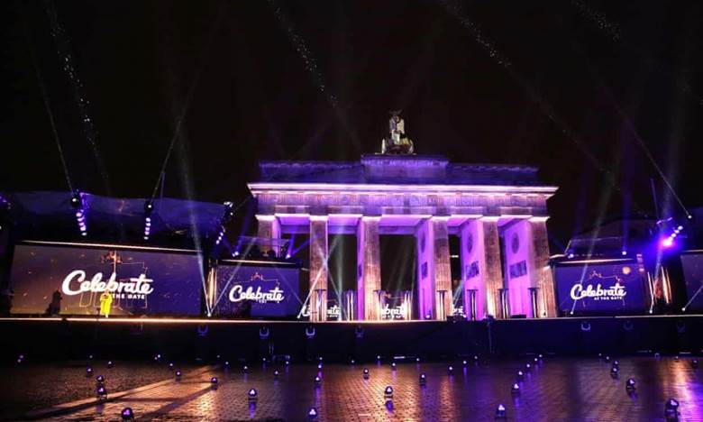 Sự kiện đón năm mới tại Đức năm nay tổ chức gần Cổng Brandenburg ở thủ đô Berlin với quy mô khá hạn chế. Ảnh: Getty