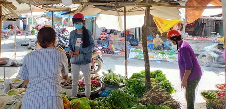 Giá các loại rau, củ tại các chợ truyền thống ổn định.