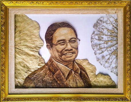 Bức tranh chân dung Thủ tướng Phạm Minh Chính vừa được chú Bảy Nghĩa hoàn thành.