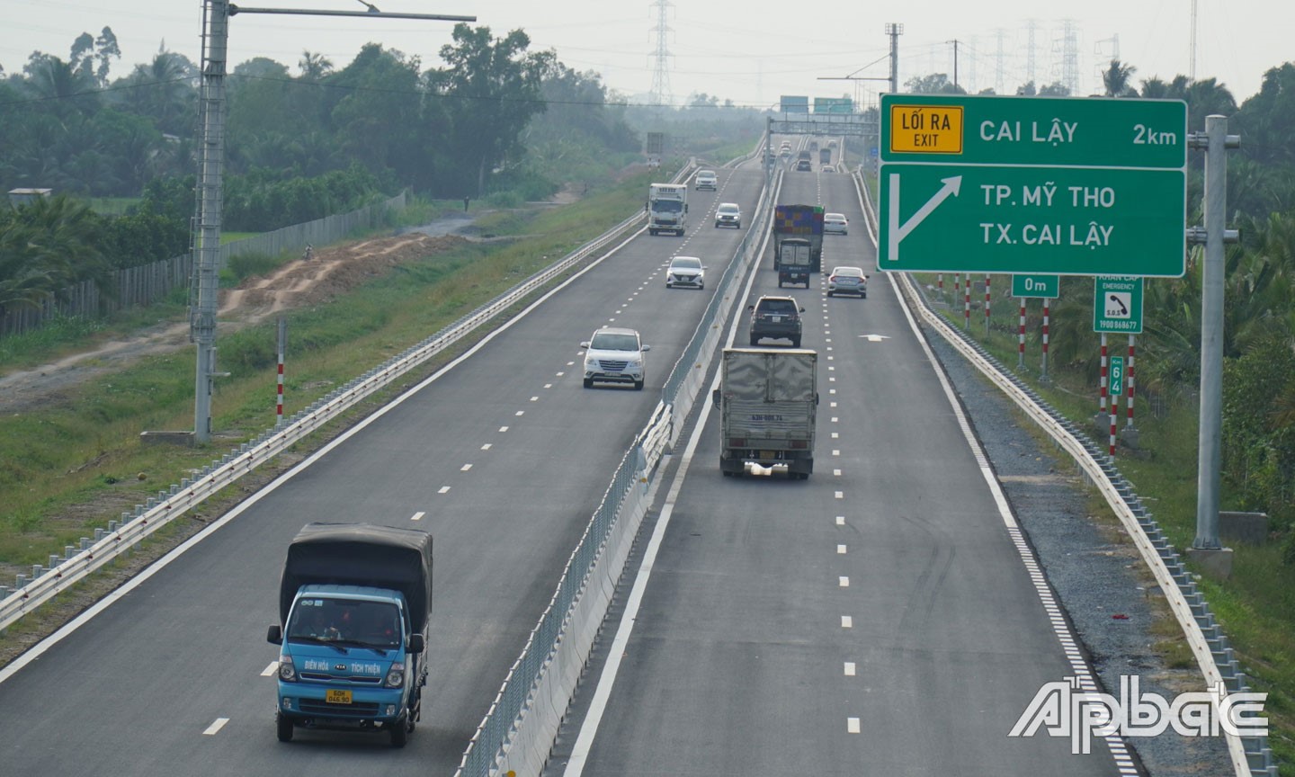 Công trình đường cao tốc Trung Lương - Mỹ Thuận được đưa vào phục vụ lưu thông trong dịp Tết Nguyên đán 2022.
