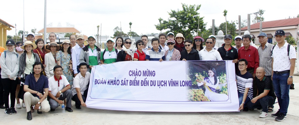 Đoàn Famtrip từ TP Hồ Chí Minh và các tỉnh ĐBSCL đến khảo sát du lịch Vĩnh Long.