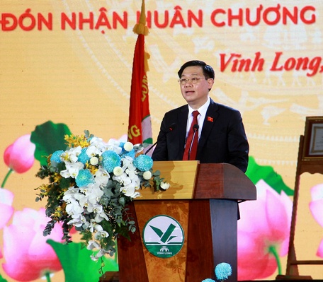 Chủ tịch Quốc hội Vương Đình Huệ phát biểu tại buổi lễ.