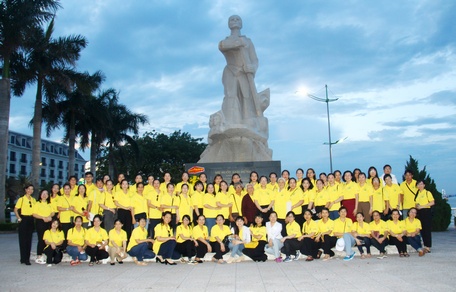 Tượng đài Mẹ Suốt- là di tích lịch sử nổi tiếng ở Quảng Bình để lại nhiều cảm xúc và ấn tượng cho mỗi du khách khi có dịp ghé thăm.