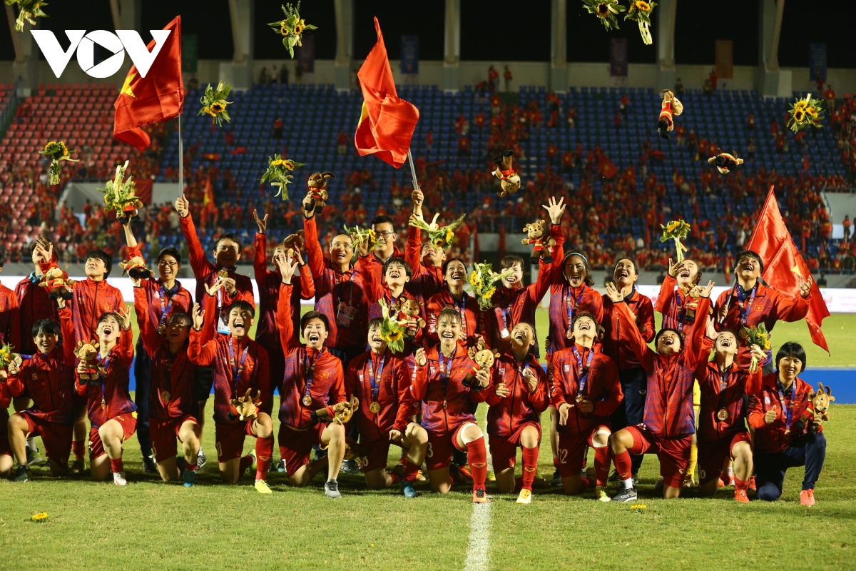 Sau tấm HCV bóng đá nữ, người hâm mộ hy vọng, U23 Việt Nam sẽ đánh bại U23 Thái Lan để giành HCV ở trận đấu diễn ra vào tối mai 22/5.